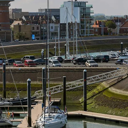 Апартаменты Harbour View In *